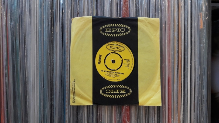 plyty_winylowe_Redbone_The_Witch_Queen_Of_New_Orleans_Epic_EPC_7351_Format_Vinyl_7_5_RPM_4_Prong_centre