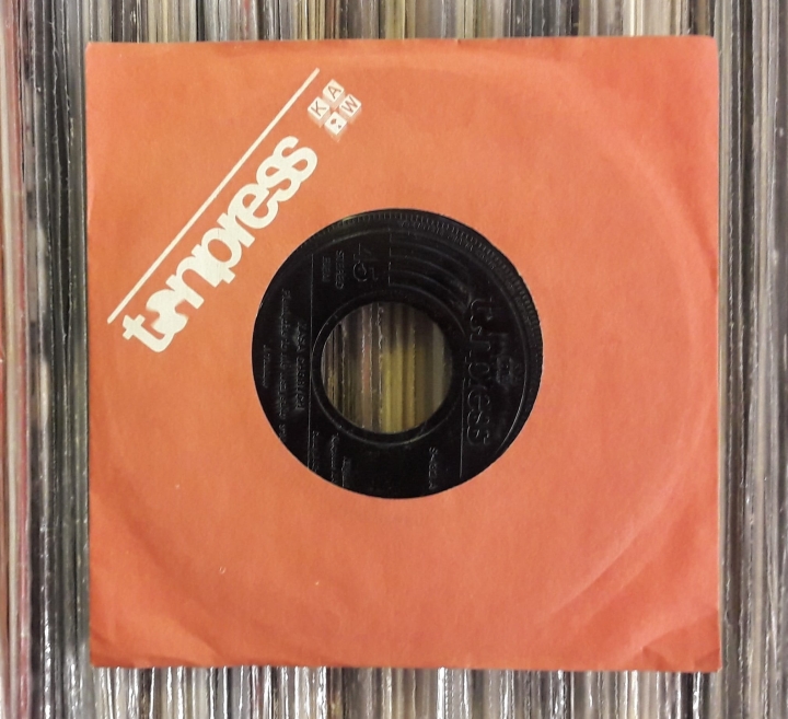 Kasa Chorych ‎– Pieniądze To Nie Wszystko / Przed Nami Drzwi Zamknięte Tonpress ‎– S-432 Vinyl, 7", Single, 45 RPM