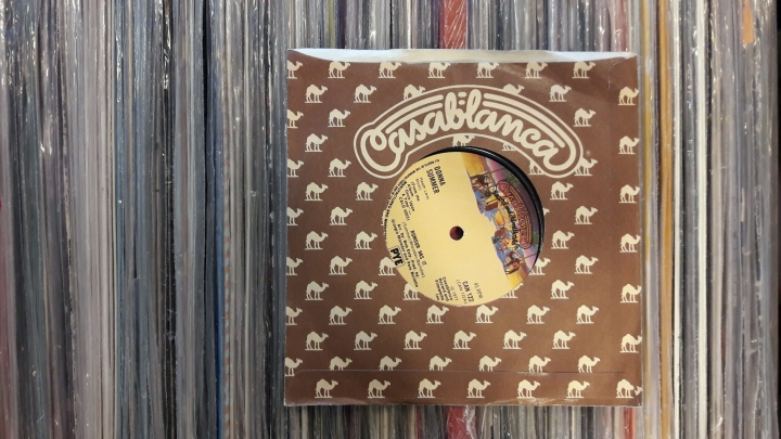 plyty_winylowe_Donna-Summer_Rumour_Has_It_Casablanca_CAN_122_Vinyl_7_45_RPM_Single_Solid_Centre