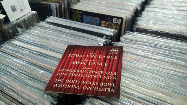 The Hollywood Bowl Symphony Orchestra ‎– Ritual Fire Dance / Sabre Dance / Hungarian Dances 5 & 6 Capitol Records ‎– FAP-1-8438 Vinyl, 7", 45 RPM, EP, Mono