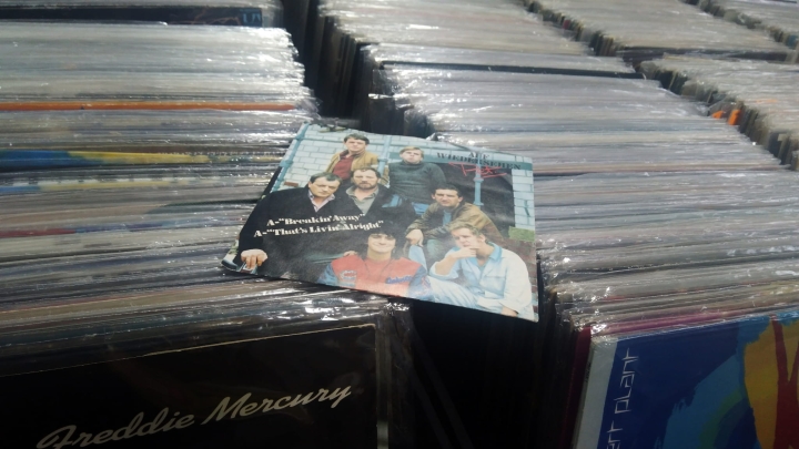 Joe Fagin ‎– Breakin' Away / That's Livin' Alright Towerbell Records ‎– TOW 46 Vinyl, 7", 45 RPM, Single