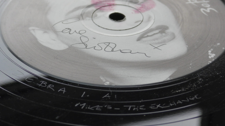 3eBra - Couldn't Spend MyLife Searching For Someone PR-E