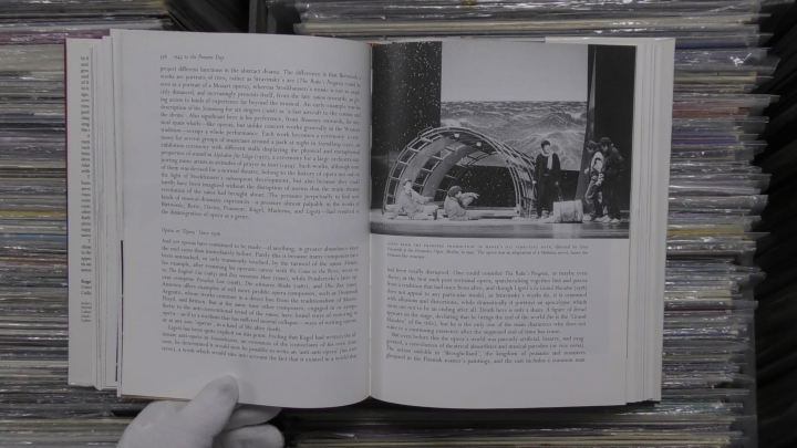 The Oxford Illustrated History of Opera (Oxford Illustrated Histories) Roger Parker ISBN 10: 0198162820 / ISBN 13: 9780198162827