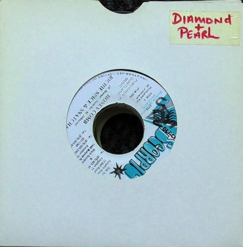 Richie Spice & Snatcha – Honey Comb Black Scorpio – none