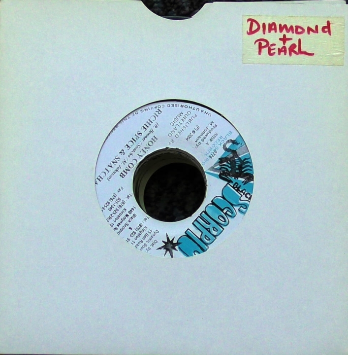 Richie Spice & Snatcha – Honey Comb Black Scorpio – none