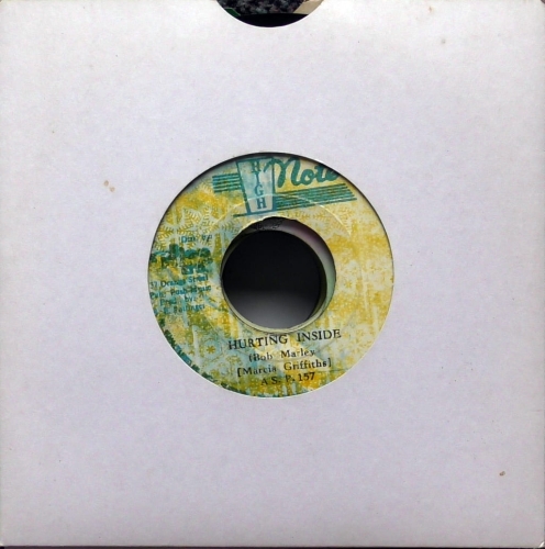 Marcia Griffiths / The Revolutionares – Hurting Inside / Version  High Note – S.P. 157