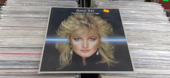 Bonnie Tyler – Faster Than The Speed Of Night CBS – CBS 25304