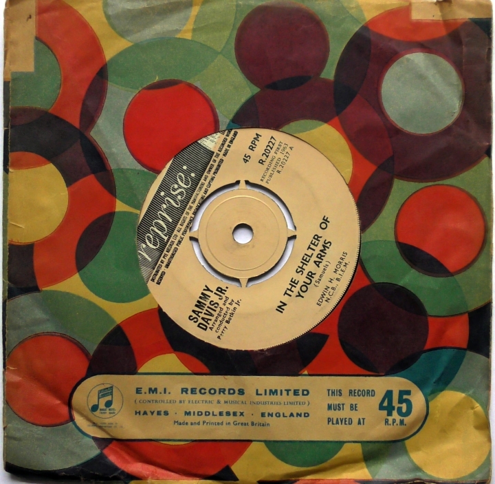 Sammy Davis Jr. ‎– In The Shelter Of Your Arms / Falling In Love With Love Reprise Records ‎– R.20227