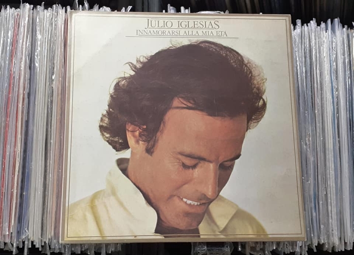 Julio Iglesias – Innamorarsi Alla Mia Età CBS – CBS 83957