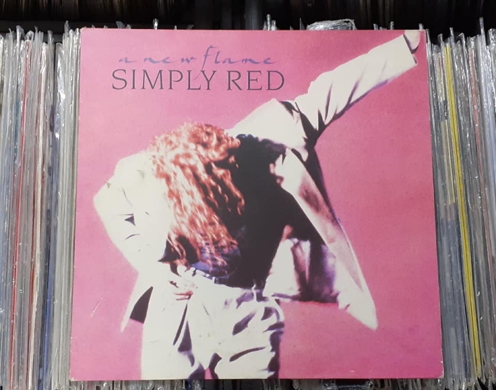 Simply Red – A New Flame Elektra – WX 242