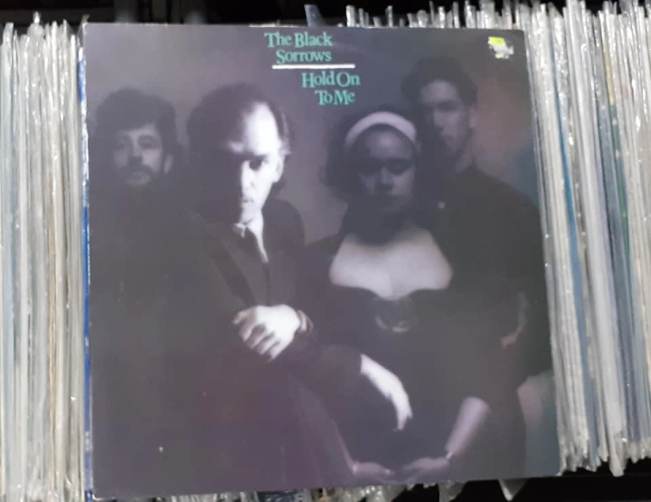 The Black Sorrows – Hold On To Me Epic – 462891 1