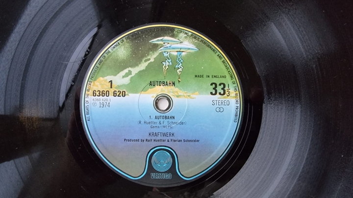 Kraftwerk – Autobahn Vertigo – 6360 620 Embossed, Space Ship Label