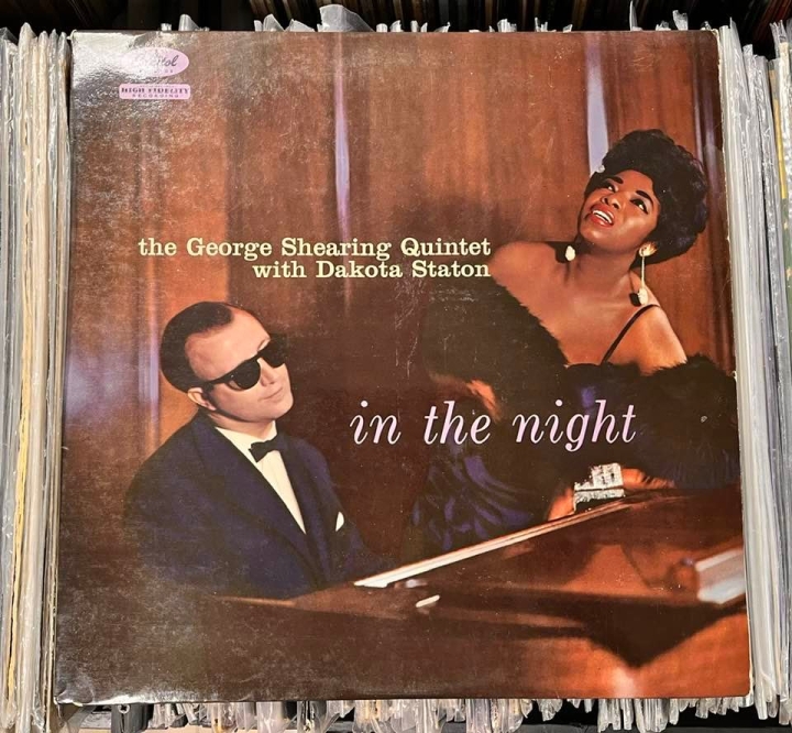 The George Shearing Quintet With Dakota Staton – In The Night Label: Capitol Records – T1003