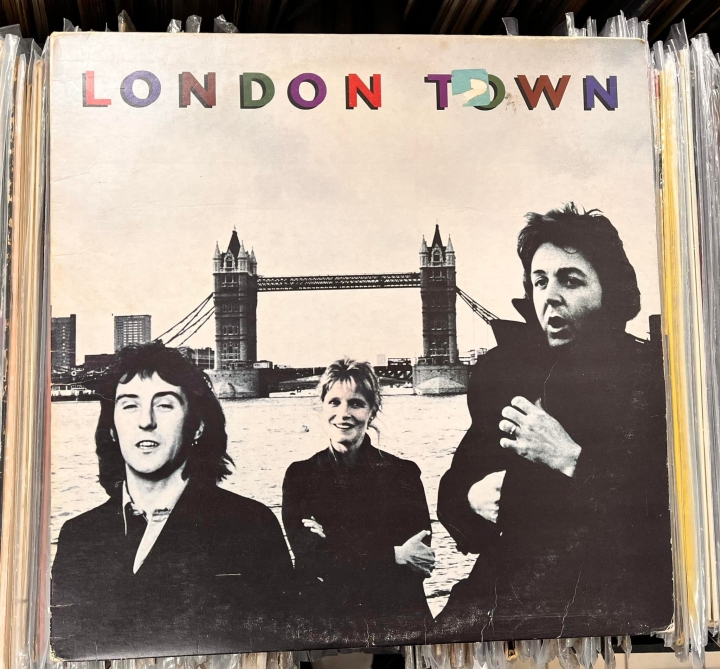 Wings – London Town Label: MPL – PAS 10012+Plakat