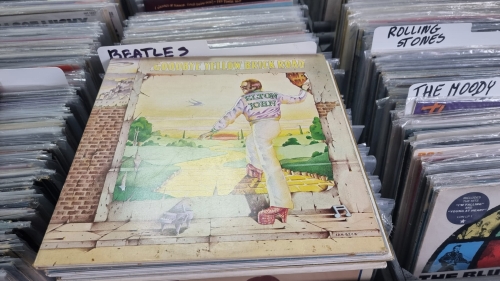 Elton John – Goodbye Yellow Brick Road DJM Records – DJE 29001