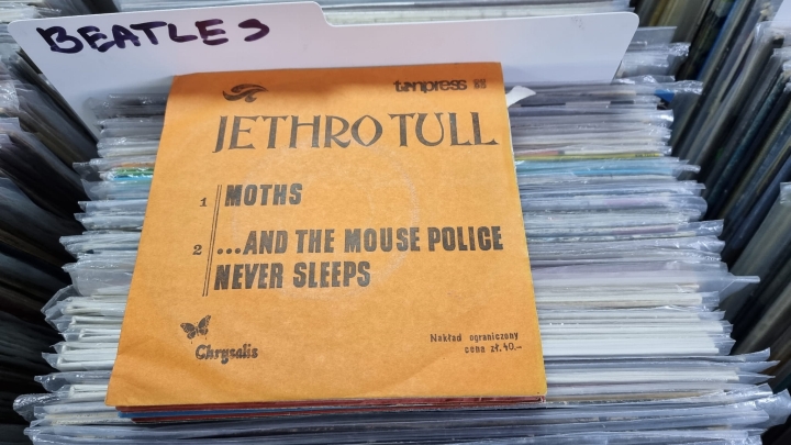 Jethro Tull – Moths / ... And The Mouse Police Never Sleeps Tonpress – S-166 Limited Edition
