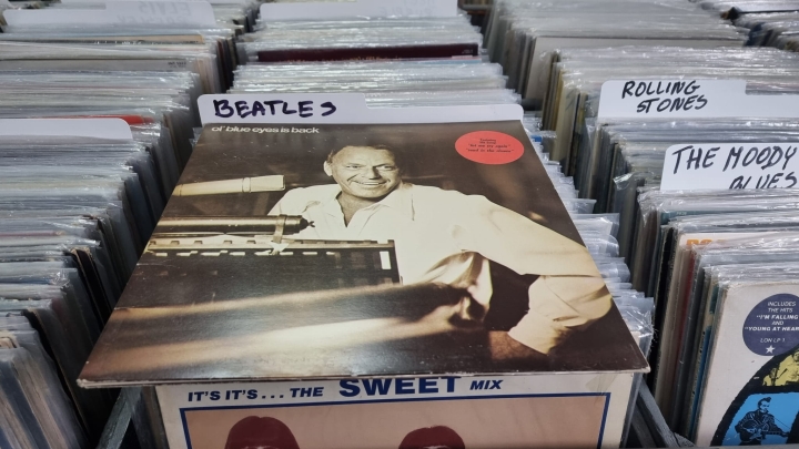 Frank Sinatra – Ol' Blue Eyes Is Back Reprise Records – 44 249