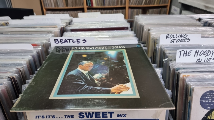 Francis Albert Sinatra & Antonio Carlos Jobim – Francis Albert Sinatra & Antonio Carlos Jobim Reprise Records – K 44008