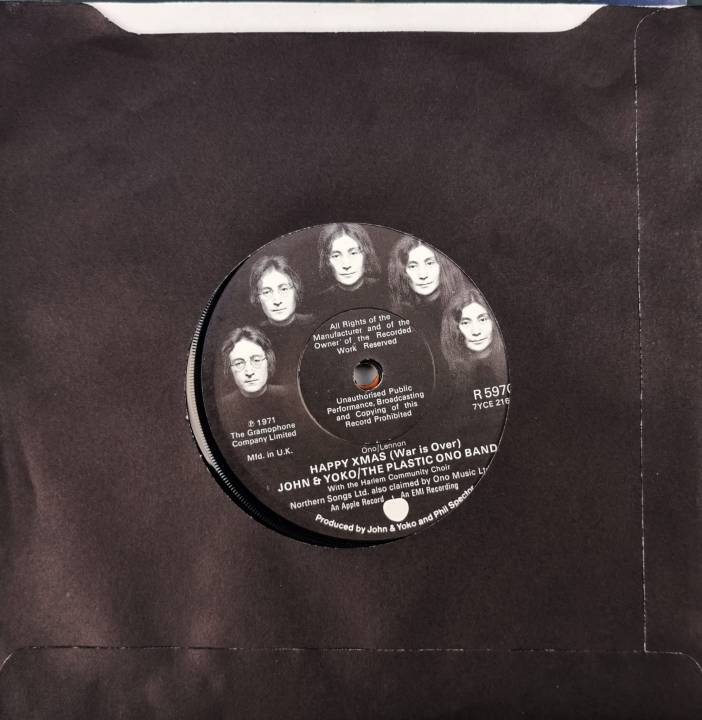 John & Yoko & The Plastic Ono Band – Happy Xmas (War Is Over) Apple Records – R 5970