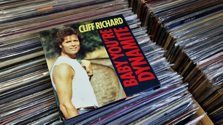 Cliff Richard – Baby You're Dynamite EMI – EMI 5457