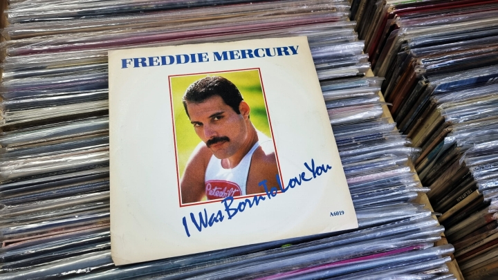 Freddie Mercury – I Was Born To Love You CBS – A 6019