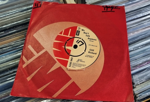 Cliff Richard – We Don't Talk Anymore EMI – EMI 2975