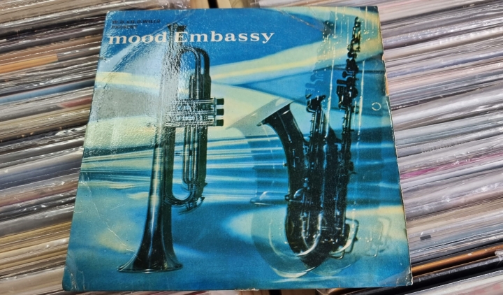 Jean Gruyer – Mood Embassy W.D & H.O Wills – LYN 825