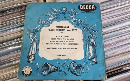 Mantovani And His Orchestra – Mantovani Plays Strauss Waltzes Decca – DFE 6001