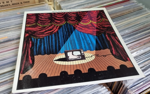 Monty Python – Monty Python Live At Drury Lane Charisma – CLASS 4