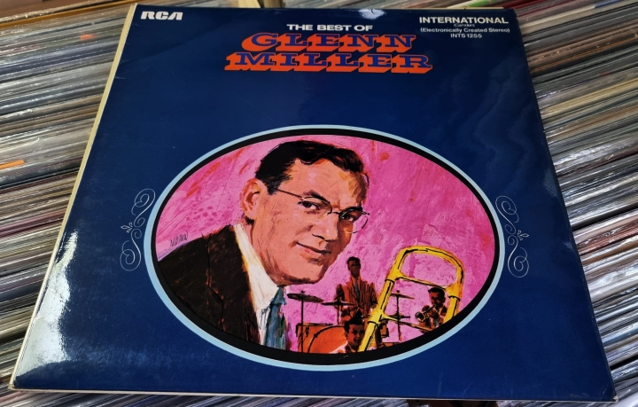 Glenn Miller – The Best Of Glenn Miller RCA International (Camden) – INTS 1255(e)