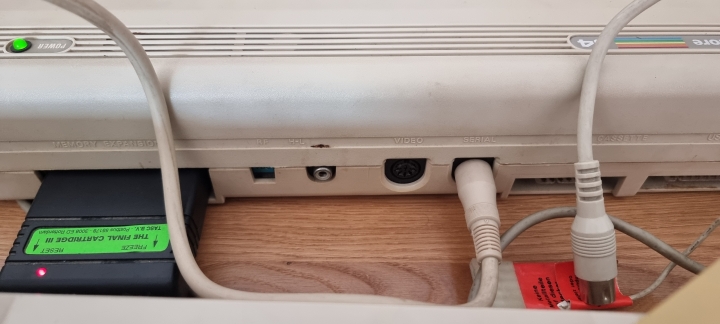 Компьютер Commodore 64, принтер Commodore MPS 1270, дисковод 1541-II, блок питания, мышь, много дисков