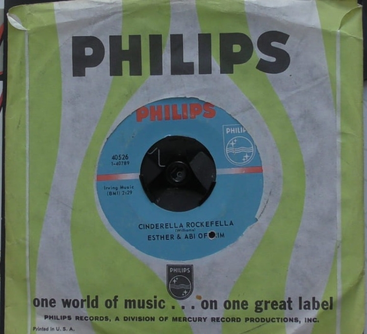 Esther &amp; Abi Ofarim ‎– "Cinderella Rockefella" / Your Heart Is Free Just Like The Wind Philips ‎– 40526