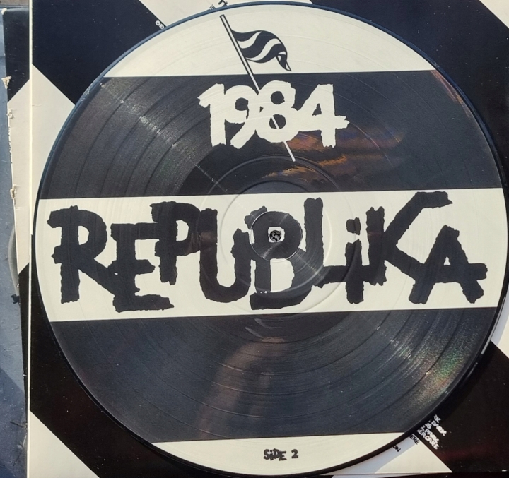 Republika-1984-Mega-Ton-LP-1-Tytul-Republika-1984.jpeg