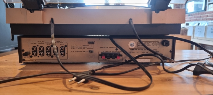 Gramofon Marantz JJ 120 + Wzmacniacz Marantz PM-25