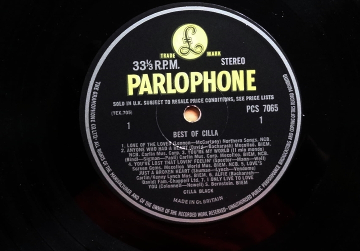 ቪዳልስ መዝገቦች, Disko Biniloak, বিশেষ একধরনের প্লাস্টিক রেকর্ড, вінілавыя пласцінкі, ဗီနိုင်းမှတ်တမ်း, Винил записи, Vinylové desky, Zolemba za Vinyl, Vinyyli levyt, Disques vinyle, Δίσκοι βινυλίουCILLA BLACK THE BEST OF CILLA BLACK PCS 7065 FLIPBACK