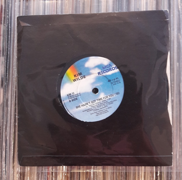 Kim Wilde ‎– Four Letter Word MCA Records ‎– KIM 10 Vinyl, 7", 45 RPM, Single, Paper Labels 